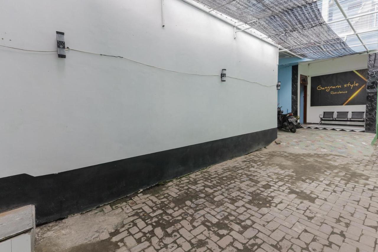Reddoorz Near Mayapada Hospital Surabaya Exterior foto