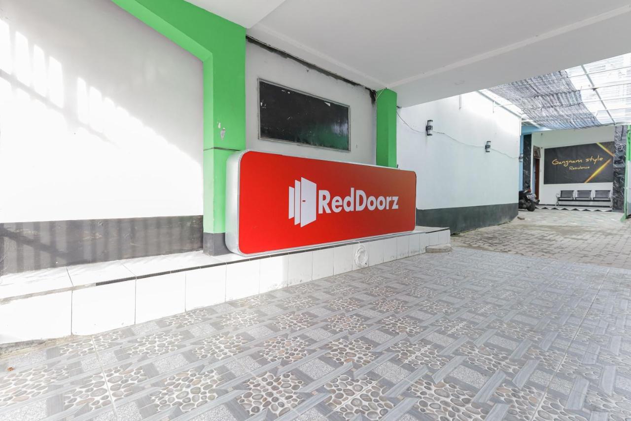 Reddoorz Near Mayapada Hospital Surabaya Exterior foto